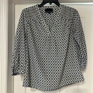 shirt, three-quarter sleeves, cream & blue pattern